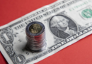 Peso se cotiza por debajo de las 17 unidades por dólar