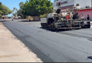 Cumple Luis Fuentes con vecinos; recarpetan tres tramos de la calle Benito Juárez