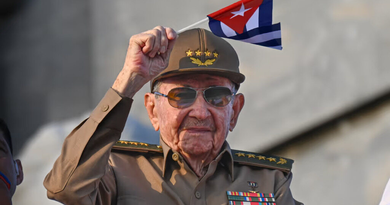 Juez de Miami ordena la detención del expresidente cubano Raúl Castro
